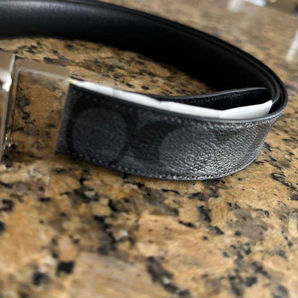 NWT Coach reversible black belt with nickel buckle 42” - Picture 3 of 9